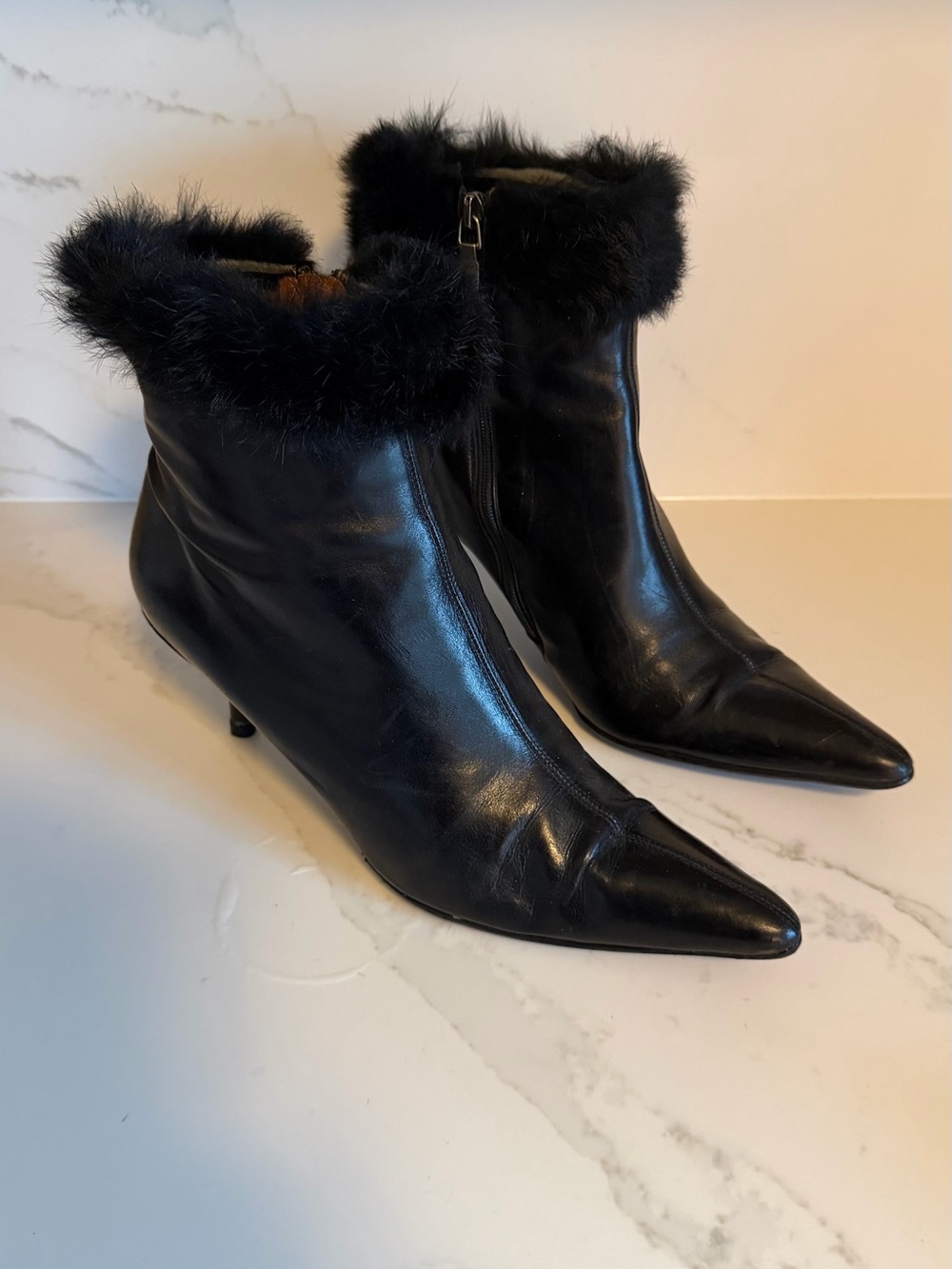 Donald J. Pliner Black Pointed-Toe Fur Cuff Kitten Heel Ankle Boots